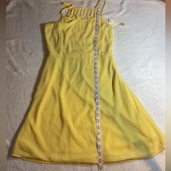 Sunny Yellow  Dress with Lattice Back - Picture 11 of 14
